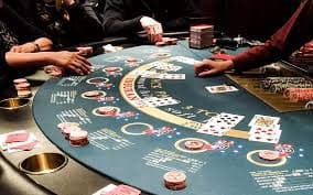 Aplikasi mobile nusabet88 dengan tampilan meja live-dealer dan menu sportsbook